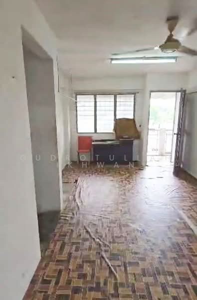 Apartment for Sale at Pangsapuri Putra Harmoni - Gudrotullah Ikhwan - Living Room - PropertyGuru.com.my