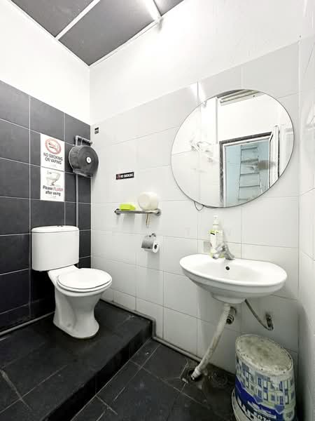 Kedai / Pejabat untuk Disewa di Taman Tun Dr Ismail (Kuala Lumpur) - Leena Tan - Bathroom - PropertyGuru.com.my