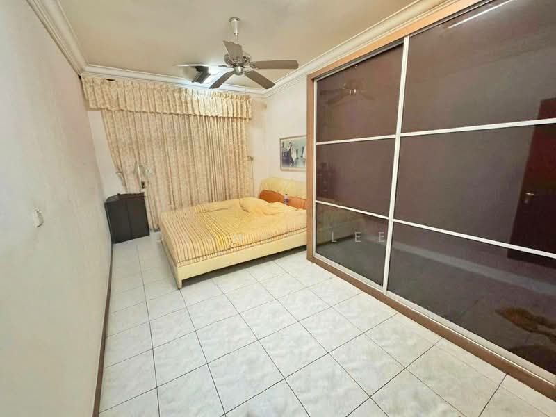 1.5-storey Terraced House for Sale in Taman Rinting (Masai) - Daphne Lee - Bedroom - PropertyGuru.com.my
