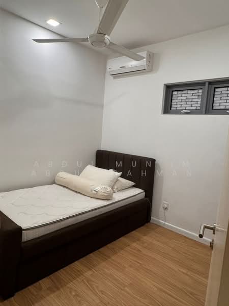 Condominium for Rent at Lakefront Residence - Abdul Mun'im Abdul Rahman - PropertyGuru.com.my