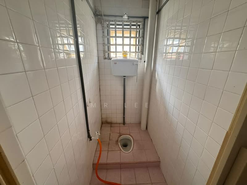 Shop for Rent in Ipoh (Perak) - Mr Lee - Bathroom - PropertyGuru.com.my