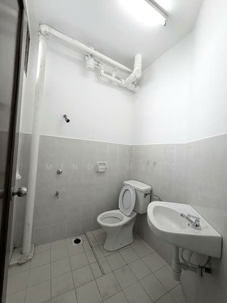 Servis Apartment untuk Dijual di Lake View Suites - Mindy Heng - Bathroom - PropertyGuru.com.my