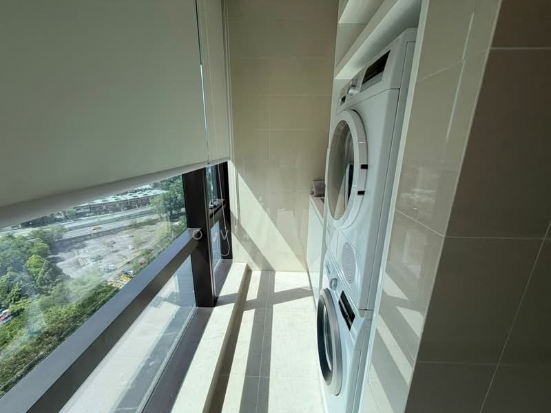 Servis Apartment untuk Disewa di Crown Residences @ Pavilion Damansara Heights - Jovie Lim - Balcony - PropertyGuru.com.my