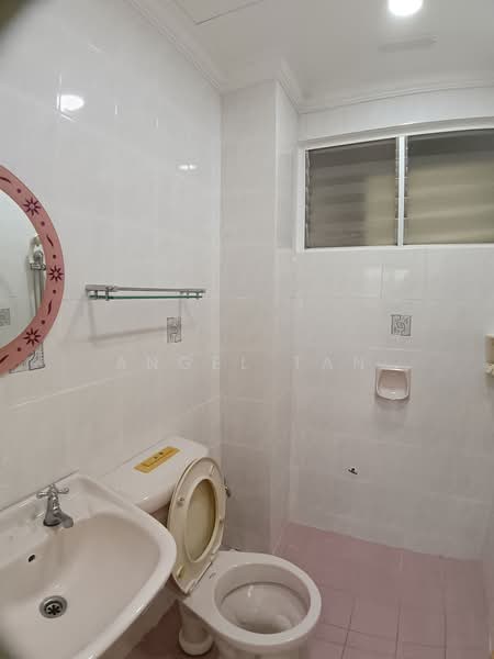 Apartment for Rent at Sri Pinang Apartment - Angel Tan - Bathroom - PropertyGuru.com.my