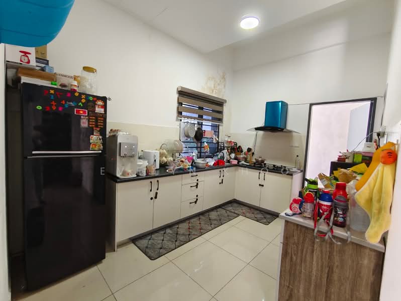 Semi-Detached House for Sale in Taman Sari Alamanda (Serendah) - Evelyn Khoo - Kitchen - PropertyGuru.com.my