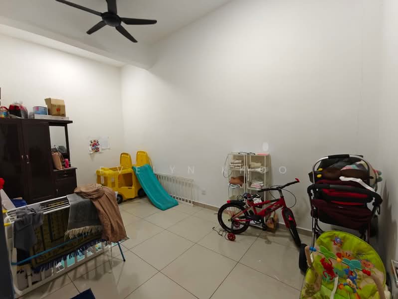 Semi-Detached House for Sale in Taman Sari Alamanda (Serendah) - Evelyn Khoo - Room - PropertyGuru.com.my