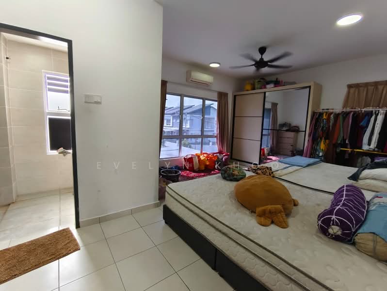 Semi-Detached House for Sale in Taman Sari Alamanda (Serendah) - Evelyn Khoo - Bedroom - PropertyGuru.com.my