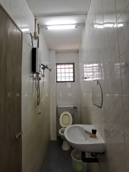 Terraced House for Sale in Indera Mahkota 2 (Kuantan) - Chai Kiew Tiong - Bathroom - PropertyGuru.com.my