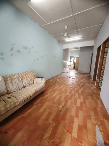 1-storey Terraced House for Sale in Bukit Ubi (Kuantan) - Chai Kiew Tiong - Living Room - PropertyGuru.com.my