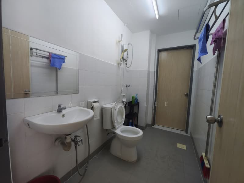 Kondominium untuk Dijual di Seri Cendekia - Adelyn Lee - Bathroom - PropertyGuru.com.my