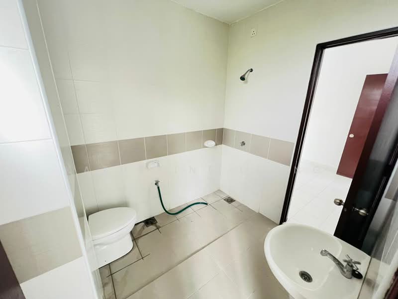 2-storey Terraced House for Sale in Kota Emerald (Rawang) - Katherine Leong - Bathroom - PropertyGuru.com.my
