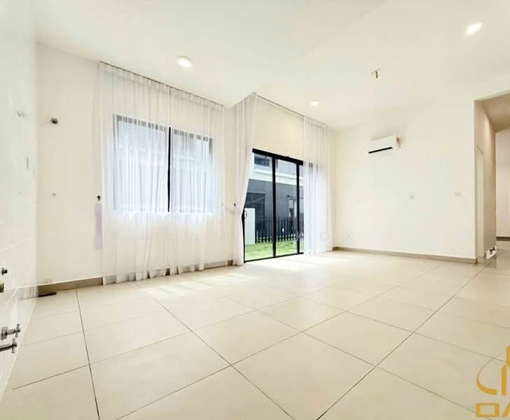 Rumah Kluster untuk Dijual di Eco Ardence (Setia Alam) - Daniel Kok - Living Room - PropertyGuru.com.my