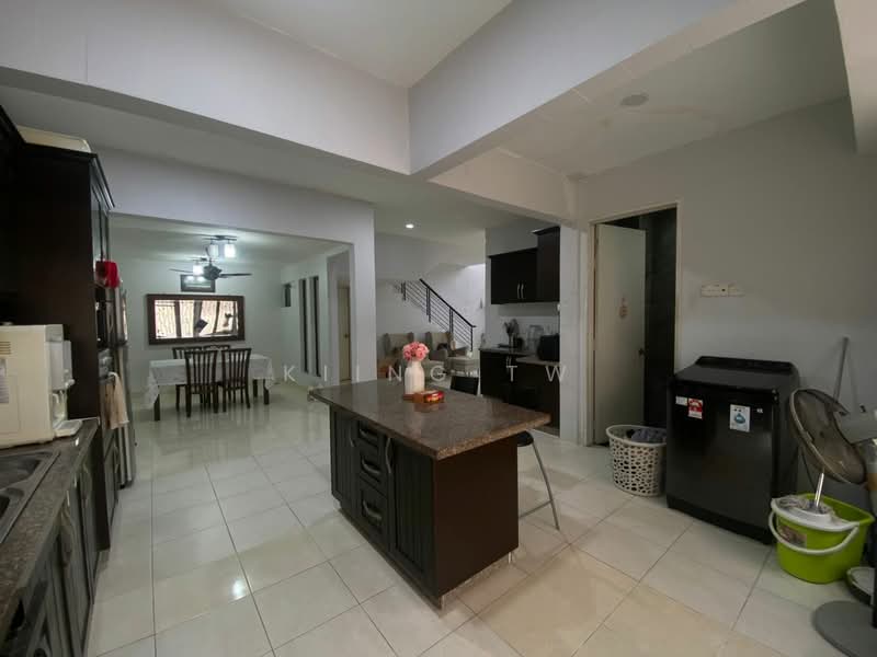 Semi-Detached House for Sale in Jalan Ipoh (Kuala Lumpur) - Kiing TW - Kitchen - PropertyGuru.com.my