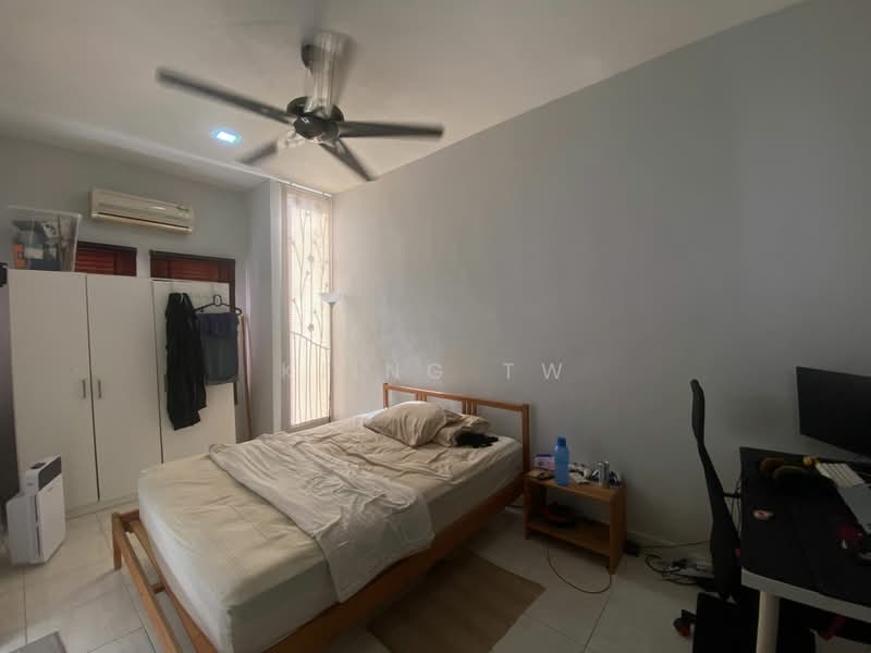 Semi-Detached House for Sale in Jalan Ipoh (Kuala Lumpur) - Kiing TW - Bedroom - PropertyGuru.com.my