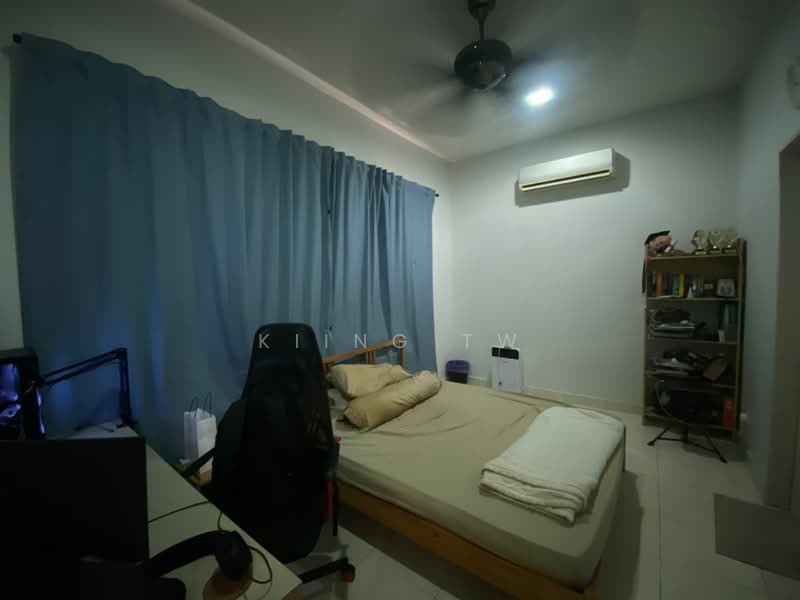 Semi-Detached House for Sale in Jalan Ipoh (Kuala Lumpur) - Kiing TW - Bedroom - PropertyGuru.com.my