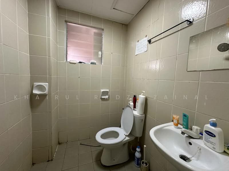 Apartment for Sale at Alam Budiman (Sri Budiman) - Khairul Radzi Zainal - Bathroom - PropertyGuru.com.my