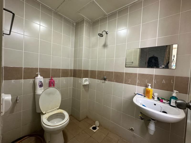 Apartment for Sale at Alam Budiman (Sri Budiman) - Khairul Radzi Zainal - Bathroom - PropertyGuru.com.my