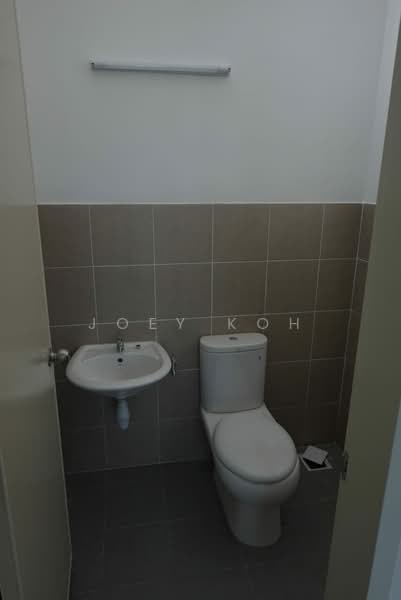 1-storey Terraced House for Sale in Puncak Alam (Selangor) - Joey Koh - Bathroom - PropertyGuru.com.my