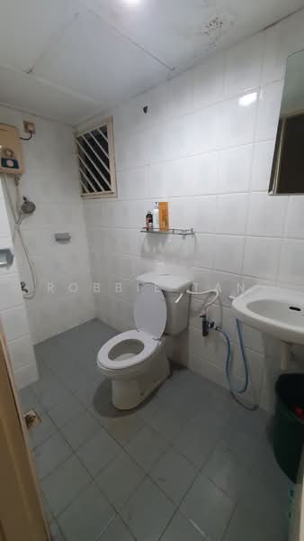 Pangsapuri untuk Disewa di Pan Vista - Robbie Tan - Bathroom - PropertyGuru.com.my