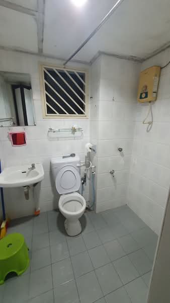 Pangsapuri untuk Disewa di Pan Vista - Robbie Tan - Bathroom - PropertyGuru.com.my