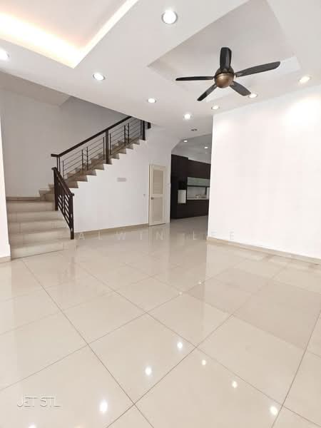 Rumah Kluster untuk Dijual di Setia Alam (Selangor) - Alwin Lee - Living Room - PropertyGuru.com.my