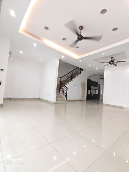 Rumah Kluster untuk Dijual di Setia Alam (Selangor) - Alwin Lee - Living Room - PropertyGuru.com.my