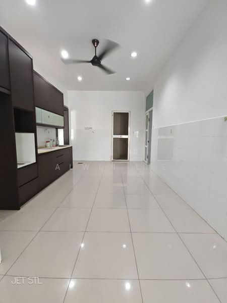 Rumah Kluster untuk Dijual di Setia Alam (Selangor) - Alwin Lee - Kitchen - PropertyGuru.com.my