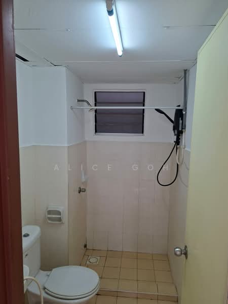Apartment for Rent at Bayu Puteri - Alice Goh - Bathroom - PropertyGuru.com.my