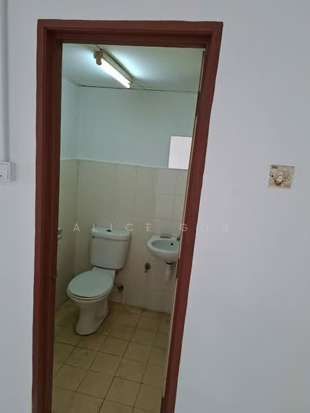 Apartment for Rent at Bayu Puteri - Alice Goh - Bathroom - PropertyGuru.com.my