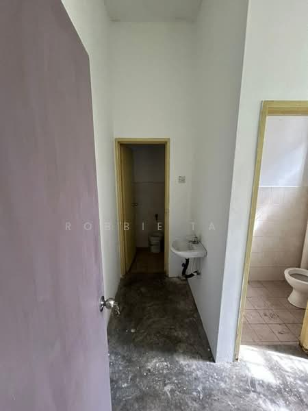 Shop for Rent in Skudai (Johor) - Robbie Tan - Bathroom - PropertyGuru.com.my