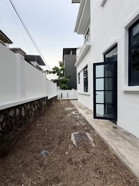 Rumah Banglo untuk Dijual di Serdang (Seri Kembangan) - ChaoLim . - Exterior - PropertyGuru.com.my