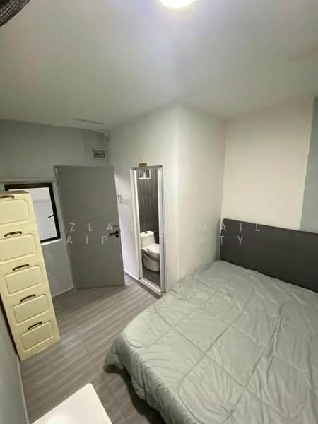 Rumah Berkembar untuk Dijual di Taman Iskandar (Johor Bahru) - Azlan Ismail aiproperty - Bedroom - PropertyGuru.com.my
