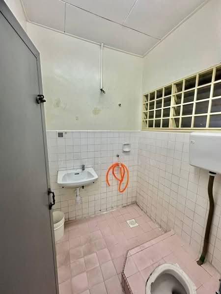 1-storey Terraced House for Rent in Taman Desa Skudai (Skudai) - Nick Low - Bathroom - PropertyGuru.com.my