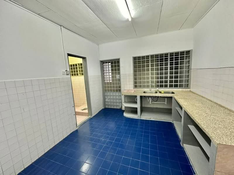 1-storey Terraced House for Rent in Taman Desa Skudai (Skudai) - Nick Low - Kitchen - PropertyGuru.com.my