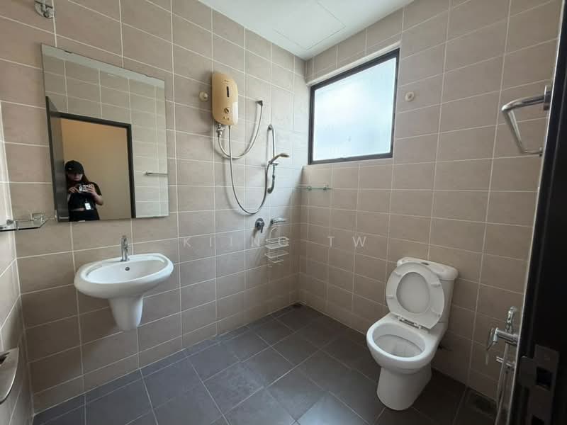 3-storey Terraced House for Sale in Prima Selayang (Selayang) - Kiing TW - Bathroom - PropertyGuru.com.my