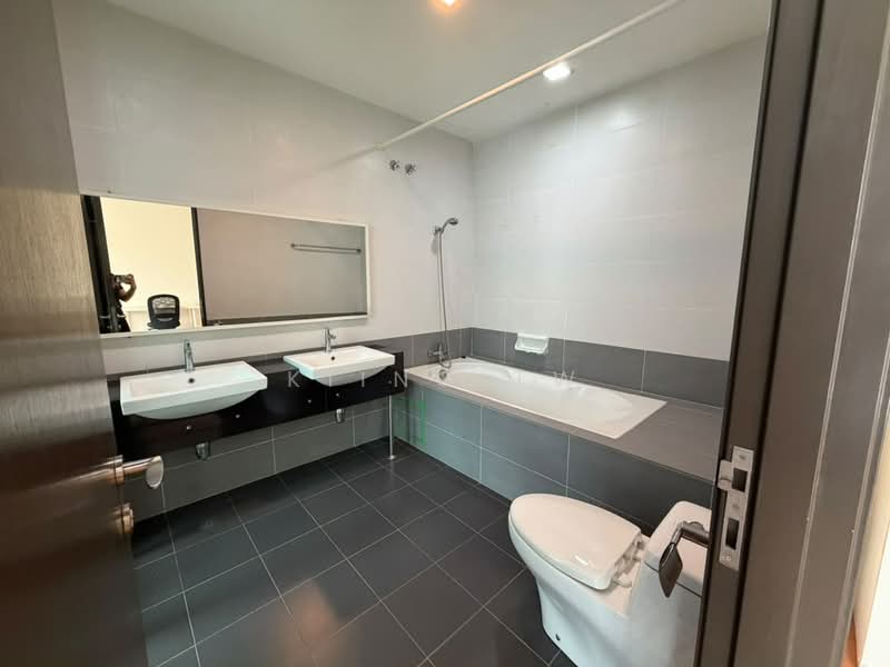 3-storey Terraced House for Sale in Prima Selayang (Selayang) - Kiing TW - Bathroom - PropertyGuru.com.my