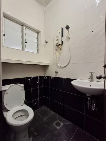 Rumah Teres 1 Tingkat untuk Disewa di SS12 (Subang Jaya) - Jason Ooi - Bathroom - PropertyGuru.com.my