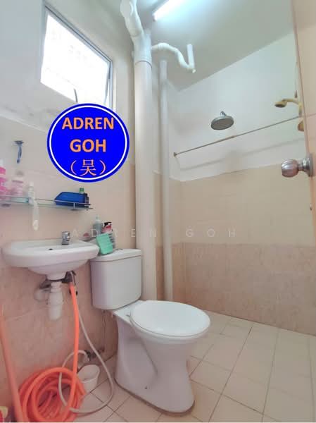 Pangsapuri untuk Dijual di Relau Vista Apartment - Adren Goh - Bathroom - PropertyGuru.com.my