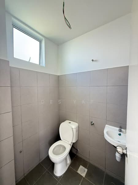 Rumah Teres 2-Tingkat untuk Disewa di Bandar Bukit Beruntung (Bukit Beruntung) - Des Yap - Bathroom - PropertyGuru.com.my