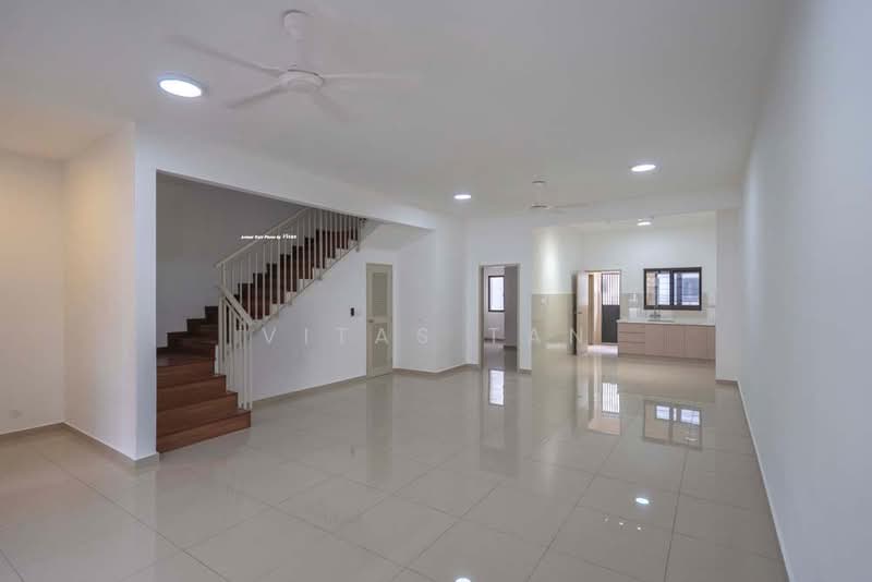 Rumah Teres 2 Tingkat untuk Disewa di Setia Utama (Setia Alam) - Vitas Tan - Living Room - PropertyGuru.com.my