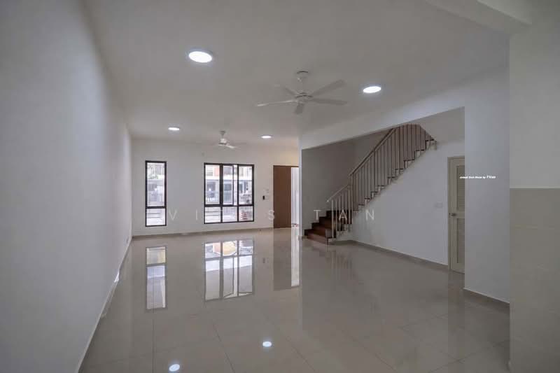 Rumah Teres 2 Tingkat untuk Disewa di Setia Utama (Setia Alam) - Vitas Tan - Living Room - PropertyGuru.com.my