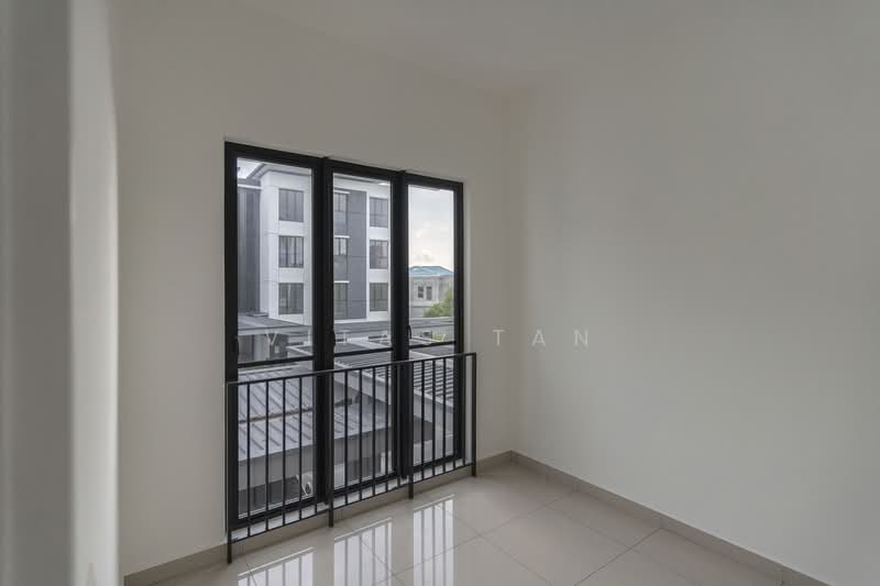 Townhouse for Sale in Setia Alam (Selangor) - Vitas Tan - View - PropertyGuru.com.my