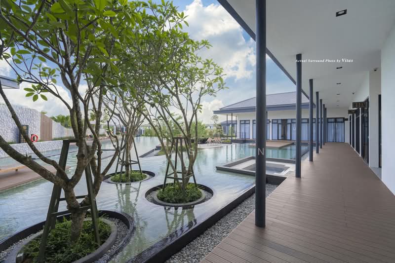 Townhouse for Sale in Setia Alam (Selangor) - Vitas Tan - Pool - PropertyGuru.com.my