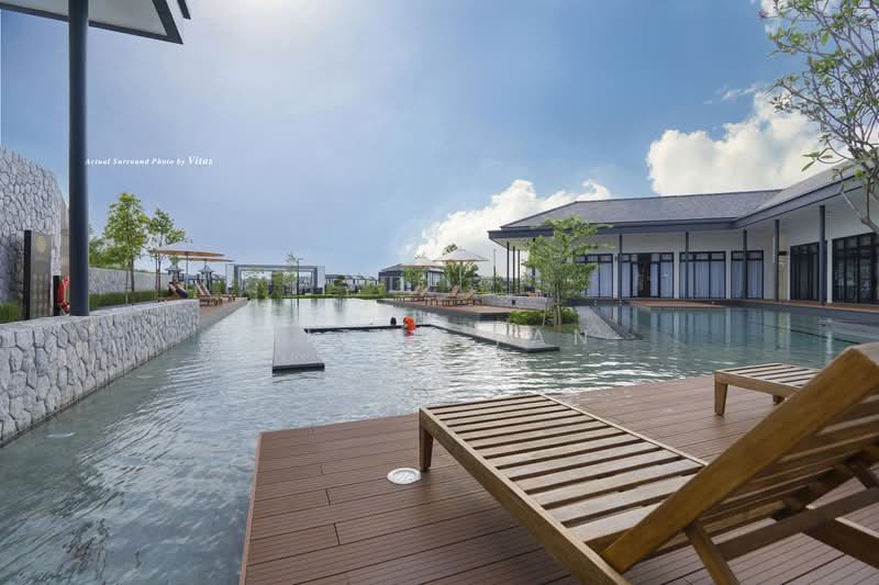 Townhouse for Sale in Setia Alam (Selangor) - Vitas Tan - Pool - PropertyGuru.com.my