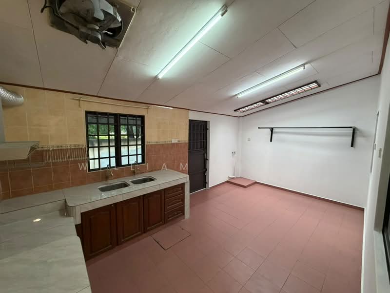 1-storey Terraced House for Sale in Taman Saujana Indah (Bukit Katil) - William Chong - Kitchen - PropertyGuru.com.my