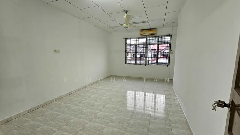 2-storey Terraced House for Sale in Taman Cheng Baru (Cheng) - Ramona Tan - Interior - PropertyGuru.com.my