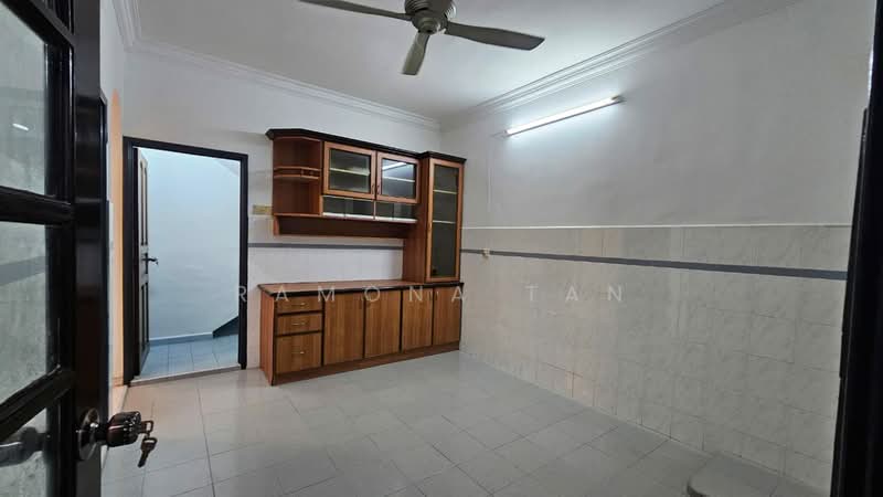 2-storey Terraced House for Sale in Taman Cheng Baru (Cheng) - Ramona Tan - Kitchen - PropertyGuru.com.my