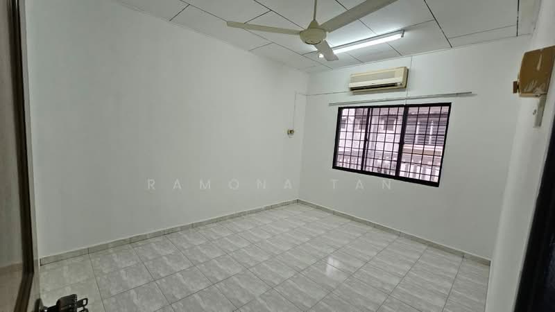 2-storey Terraced House for Sale in Taman Cheng Baru (Cheng) - Ramona Tan - Interior - PropertyGuru.com.my