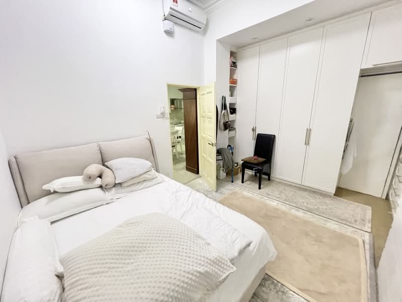 Rumah Banglo untuk Dijual di Bandar Putra Permai (Seri Kembangan) - Zul Arif - Bedroom - PropertyGuru.com.my