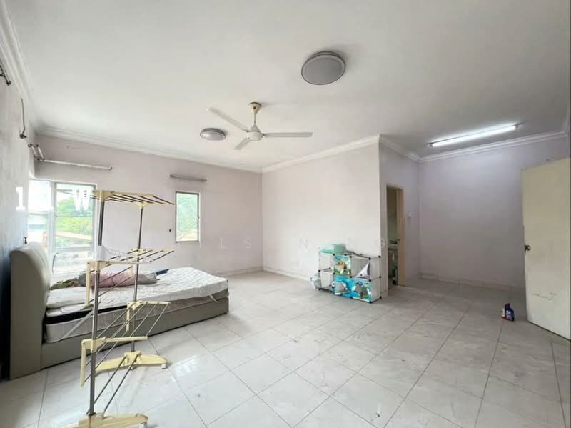 Rumah Berkembar untuk Dijual di Taman Aman Perdana (Kapar) - Wilson Ng - Bedroom - PropertyGuru.com.my